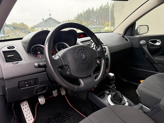 Renault Megane 9 of 10