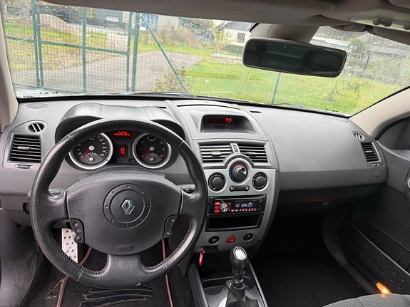 Renault Megane 10 of 10
