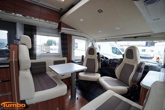 Adria SONIC I 700 Hydrauliska stödben 2 of 18