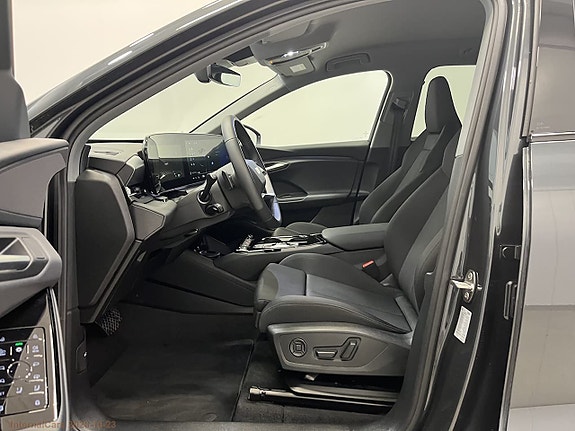 Audi Q6 e-tron 5 of 14