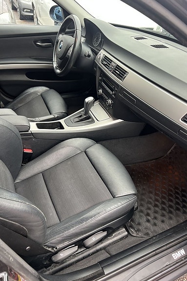 BMW 325Xi 19 of 21