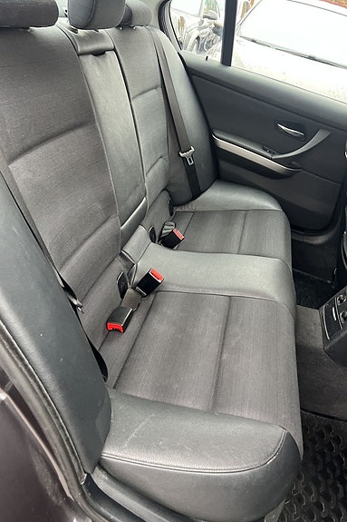 BMW 325Xi 18 of 21