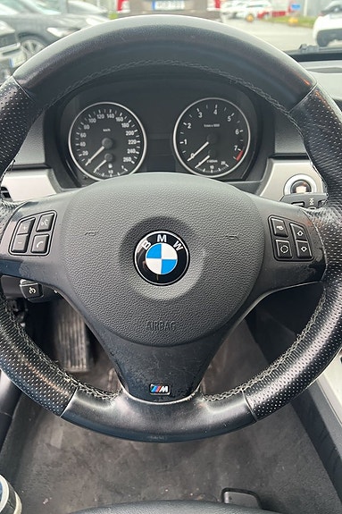 BMW 325Xi 13 of 21