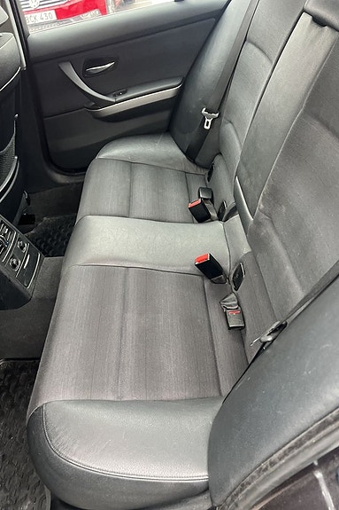 BMW 325Xi 17 of 21