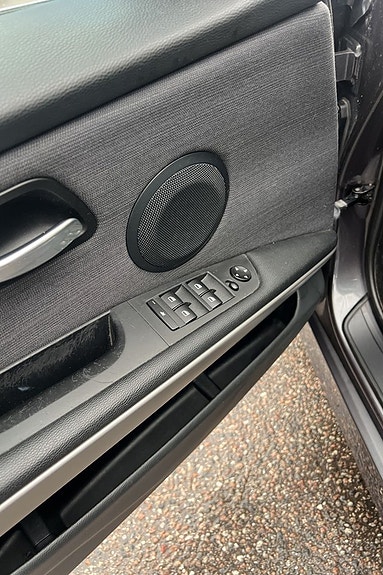 BMW 325Xi 8 of 21