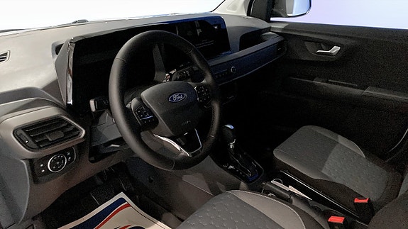 Ford Transit Courier 4 of 9