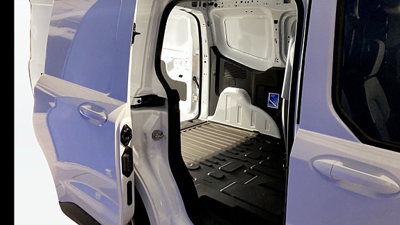 Ford Transit Courier 6 of 9