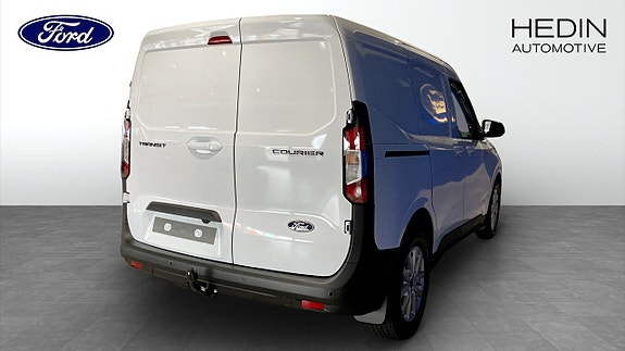Ford Transit Courier 2 of 9