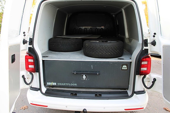 Volkswagen Transporter 4 of 12