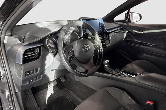 Toyota C-HR 8 of 12
