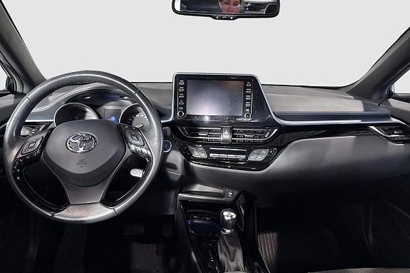 Toyota C-HR 10 of 12