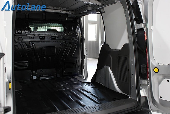 Ford Transit Connect 11 of 24