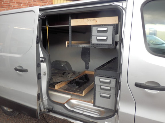 Renault Trafic 7 of 8