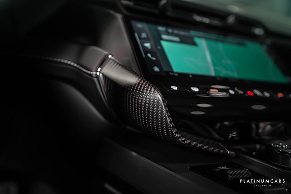 Aston Martin Vanquish 15 of 27
