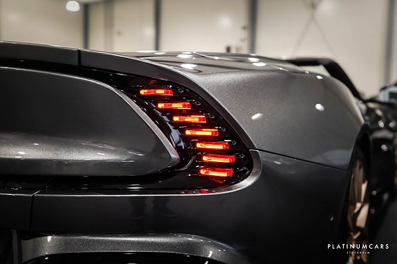 Aston Martin Vanquish 6 of 27