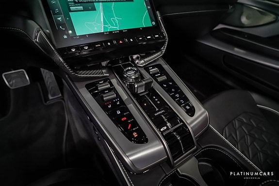 Aston Martin Vanquish 12 of 27
