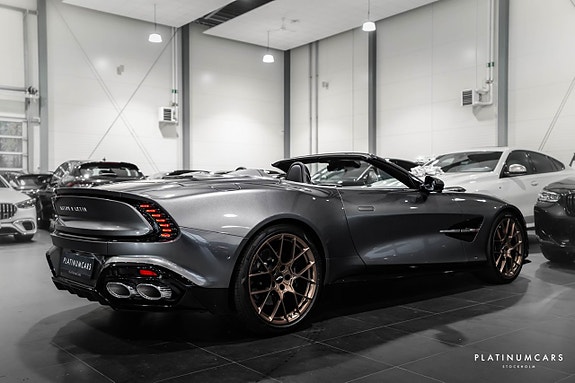 Aston Martin Vanquish 2 of 27