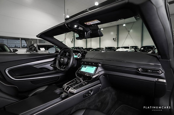 Aston Martin Vanquish 8 of 27