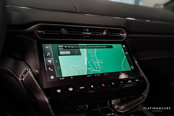 Aston Martin Vanquish 13 of 27