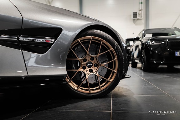 Aston Martin Vanquish 25 of 27