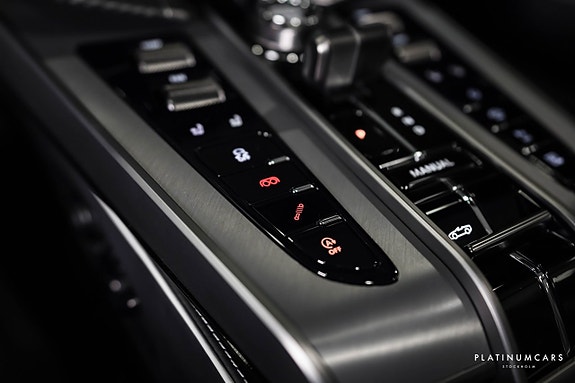 Aston Martin Vanquish 16 of 27