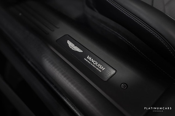 Aston Martin Vanquish 21 of 27