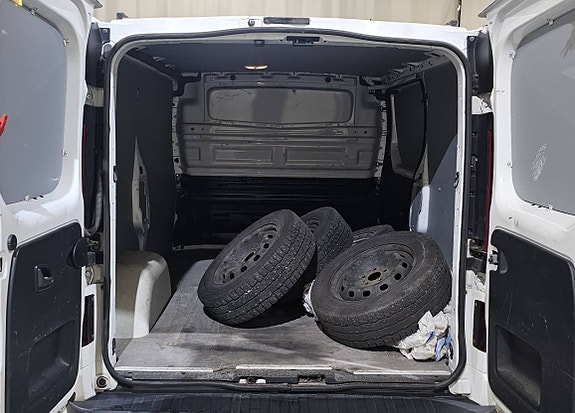 Opel Vivaro 9 of 19