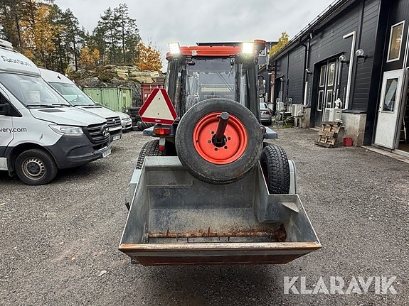 Traktor Kubota L4200 med lastare och redskap 3 of 6