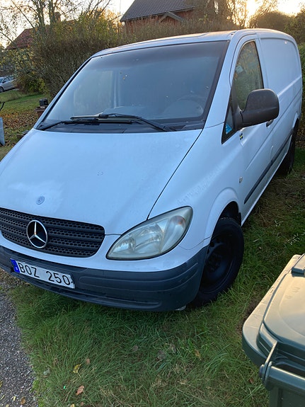 Mercedes-Benz Vito 111 2 of 21