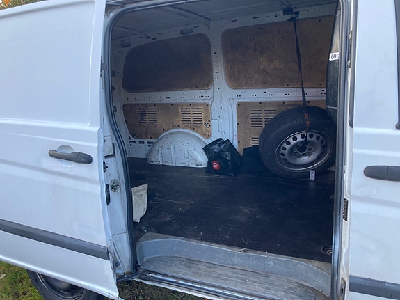 Mercedes-Benz Vito 111 14 of 21