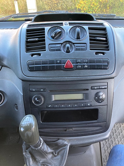 Mercedes-Benz Vito 111 12 of 21
