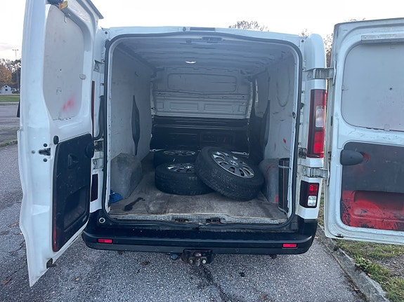 Renault Trafic 6 of 17