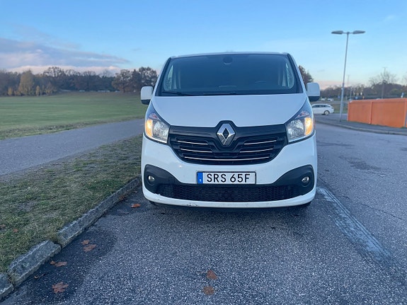 Renault Trafic 3 of 17