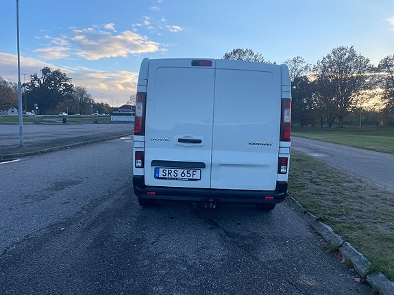 Renault Trafic 5 of 17