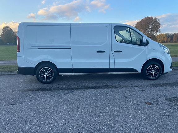 Renault Trafic 4 of 17