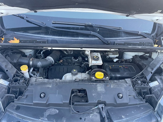 Renault Trafic 17 of 17