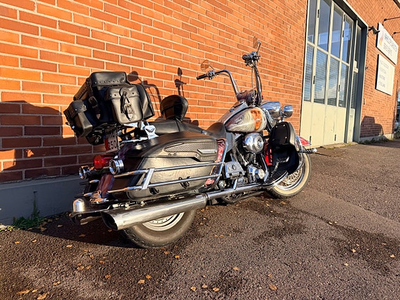 Harley-Davidson Road King Classic , Släp, Motivlack, LED belysning mm 4 of 13
