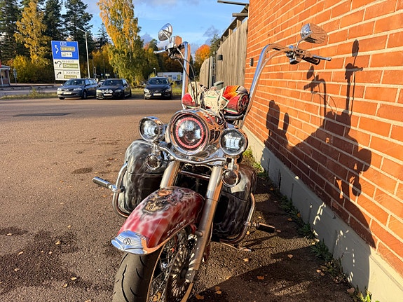 Harley-Davidson Road King Classic , Släp, Motivlack, LED belysning mm 10 of 13
