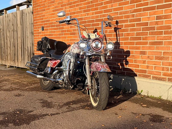 Harley-Davidson Road King Classic , Släp, Motivlack, LED belysning mm 3 of 13