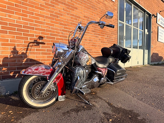 Harley-Davidson Road King Classic , Släp, Motivlack, LED belysning mm 7 of 13