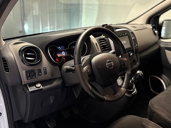 Nissan NV300 4 of 23