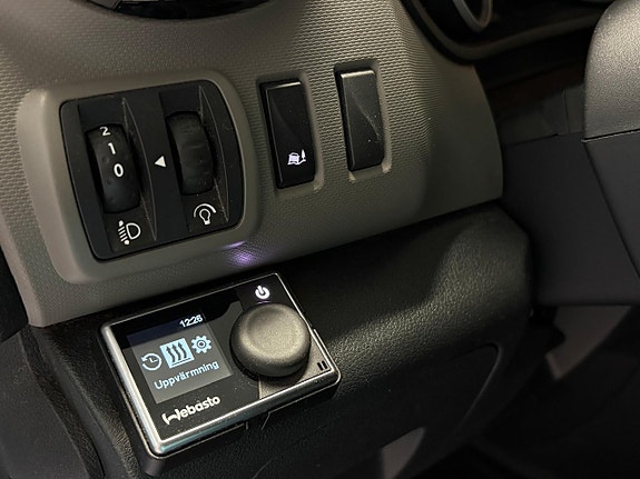 Nissan NV300 6 of 23
