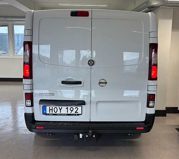 Nissan NV300 23 of 23