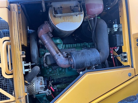 Volvo L 70 F 9 of 12