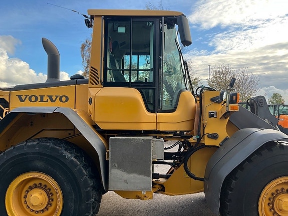 Volvo L 70 F 6 of 12