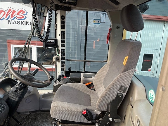 Volvo L 70 F 7 of 12