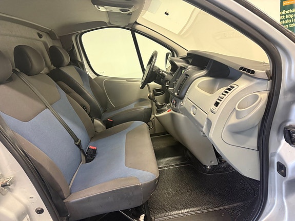 Renault Trafic 8 of 13