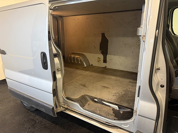 Renault Trafic 7 of 13