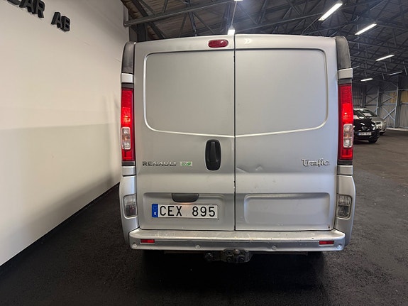 Renault Trafic 13 of 13