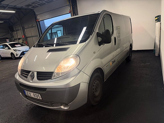 Renault Trafic 2 of 13